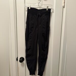 Lululemon Mid-Rise Dance Studio Pant Size 0, 25” length